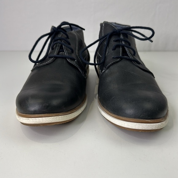 Florsheim Black Chukka Boots with Modern Design - Picture 3 of 14
